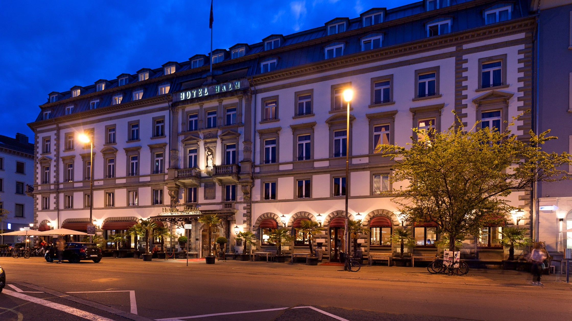 Hotel in der Dämmerung