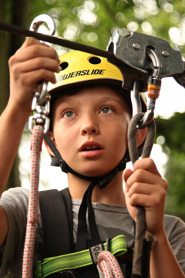 boy-carabiners-child-climber-434400