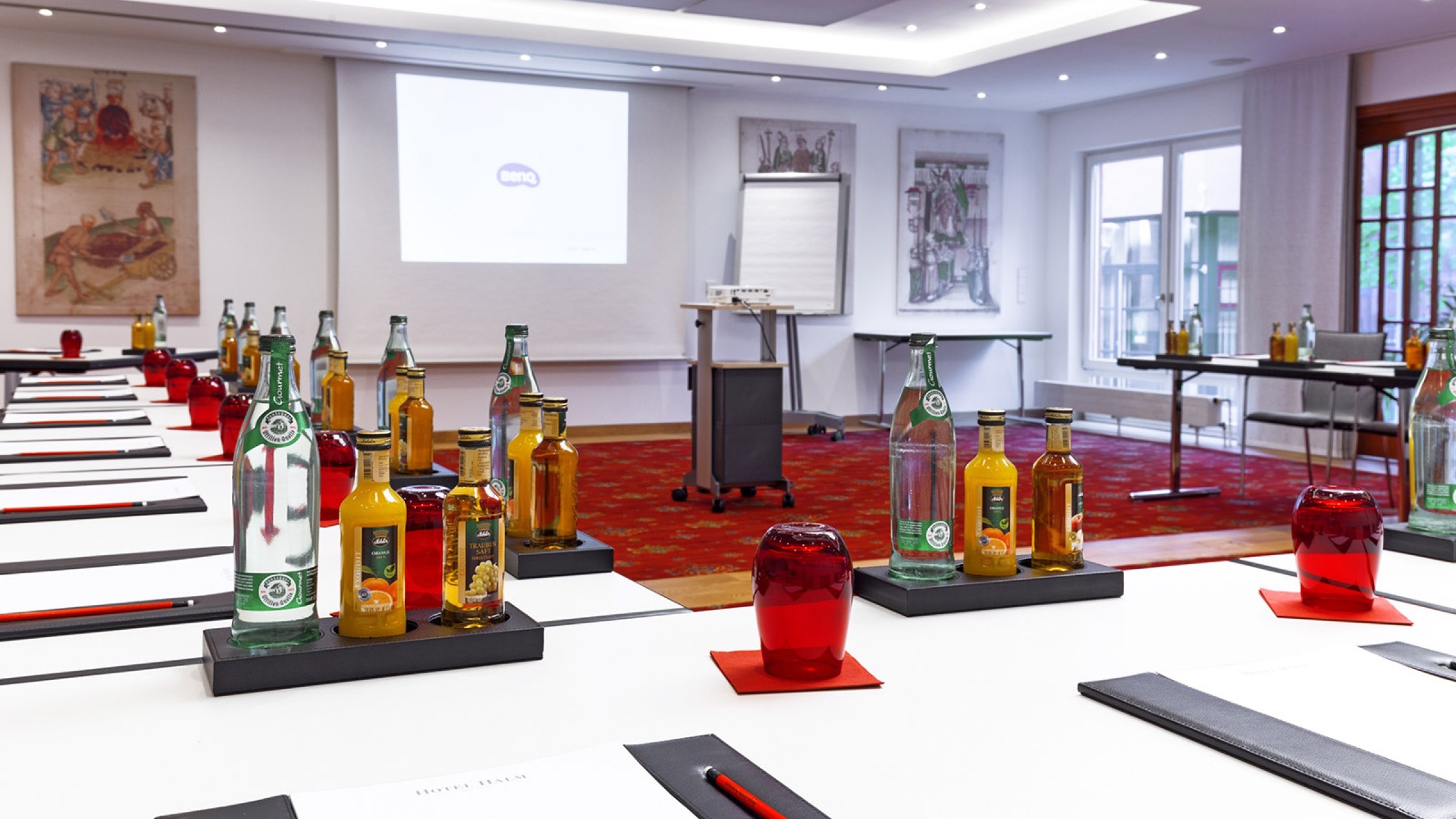 Stilvoll gedeckte Tische in den Räumen Reichenau und Mainau des Hotel Halm Konstanz 