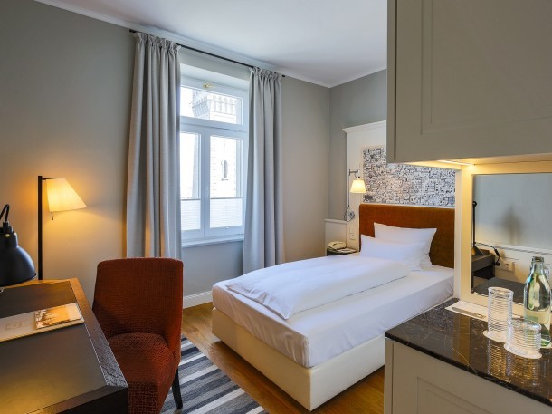 Das Superior Einzelzimmer im Hotel Halm Konstanz vereint stilvolles Design mit modernem Komfort 