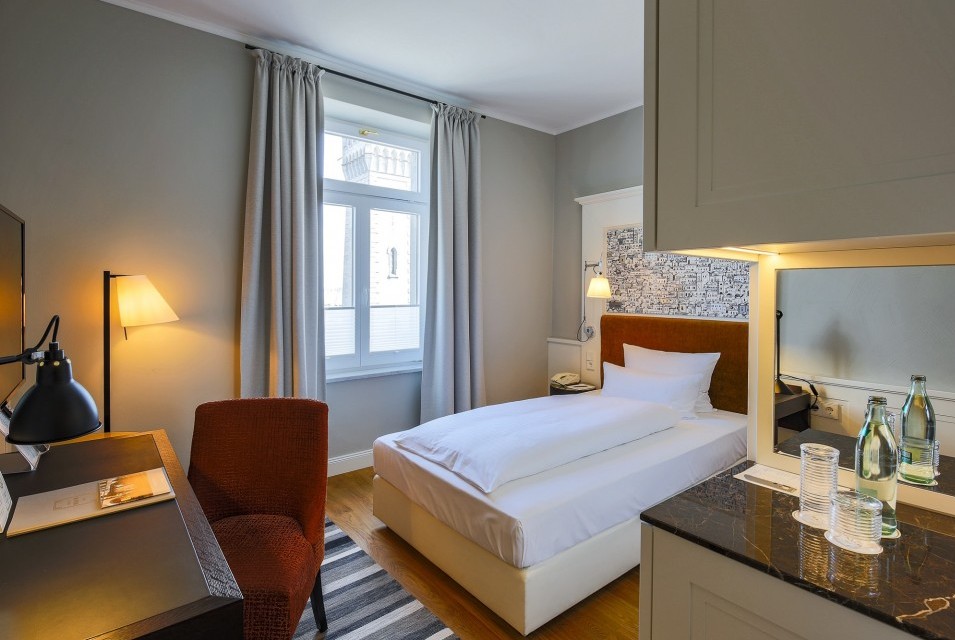 Das Superior Einzelzimmer im Hotel Halm Konstanz vereint stilvolles Design mit modernem Komfort 