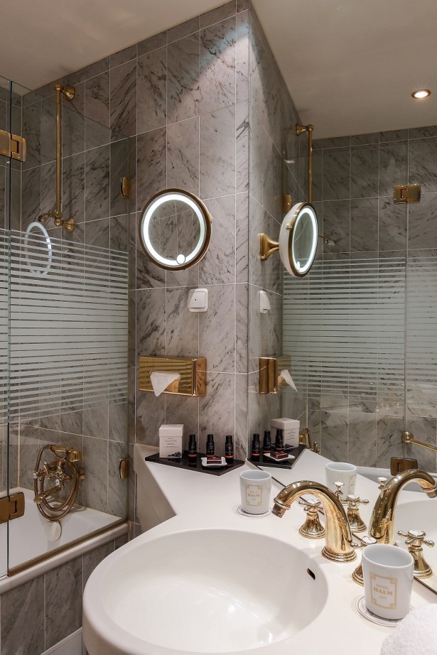 Classic hotel bathroom at Hotel Halm Constance with bathtub